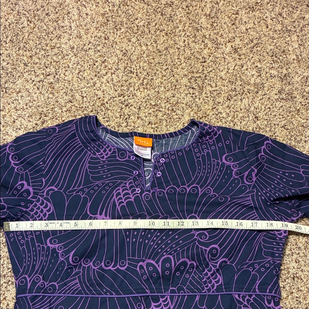 Barco Purple Patterned Women's Used Scrub Top Sz medium - Picture 4 of 5